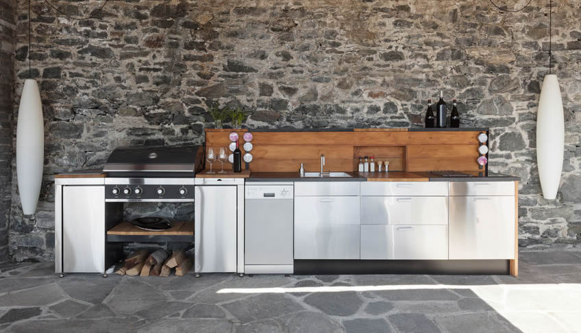 Outdoor kitchen under patio cover