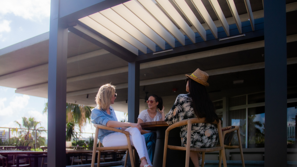 Motorized Pergola Azenco - Mila restaurant Rooftop terrace -