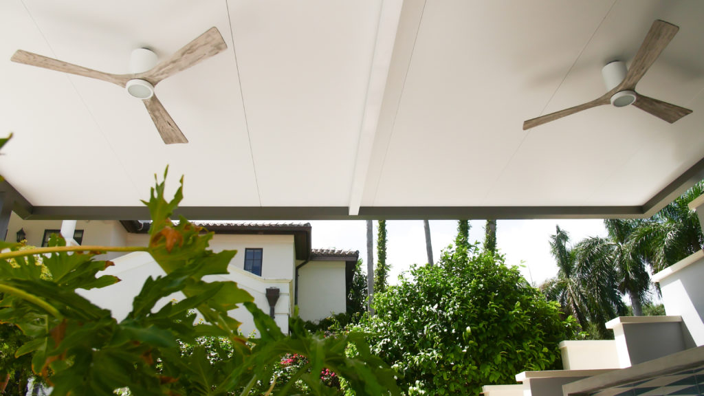 insulated roof with 2 fans - fixed roof pergola