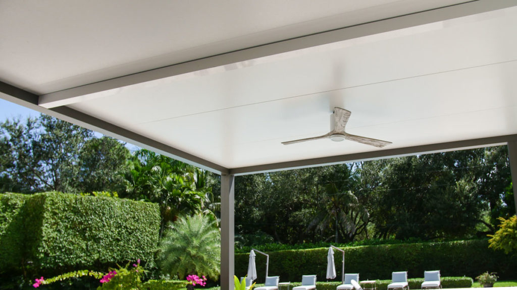 pegola with fixed roof and fans