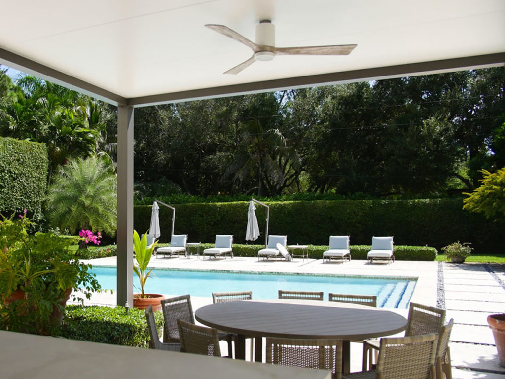 pergola in grey - covered outdoor bar