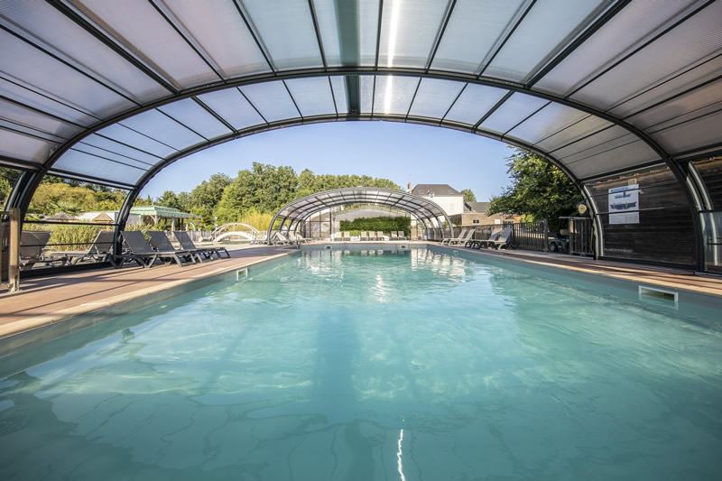 pool enclosure - open and close automatically