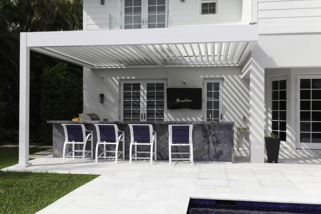 gapless louvered roof for rainy days