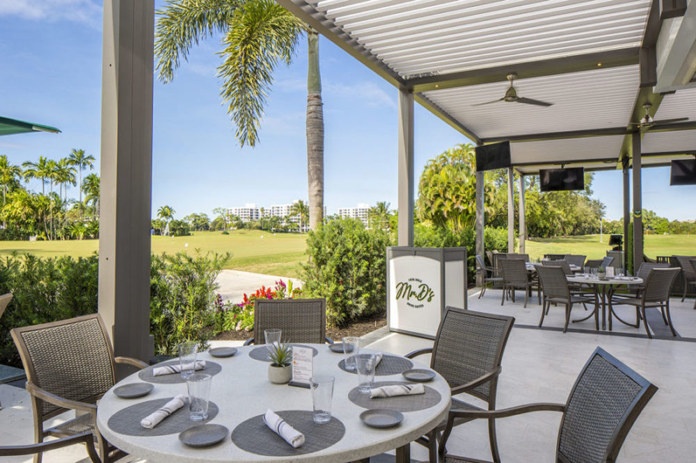 Boca West restaurant and terrace - Louvered system by Azenco