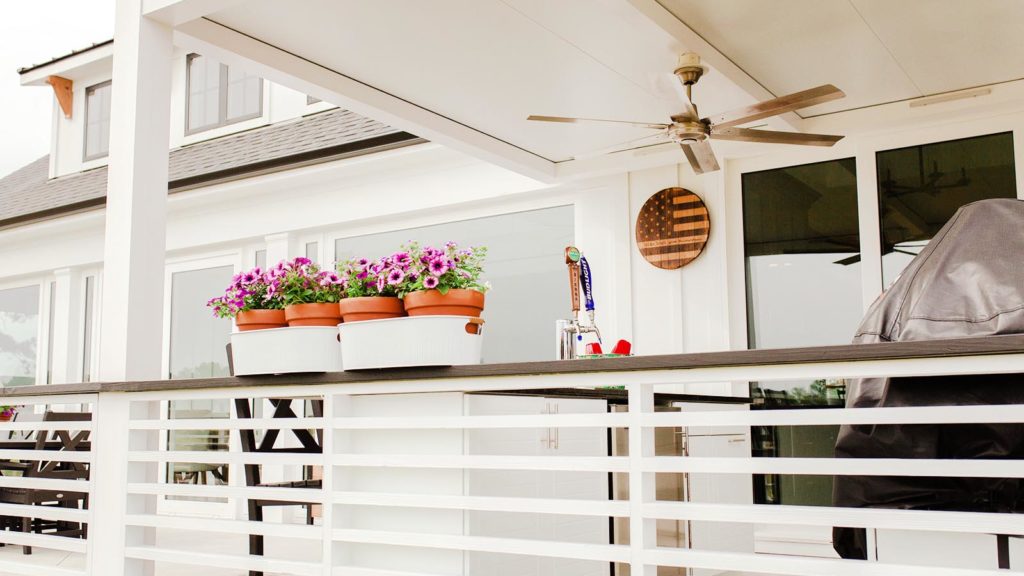 Recommended fan style for Azenco's pergola system