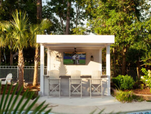 R-Shade pergola bar with fixed insluated roof by Azenco
