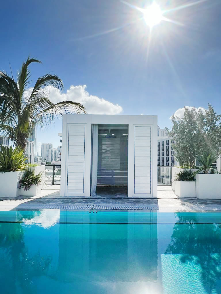Rooftop Pool Cabana - Arlo Hotel Miami - Azenco