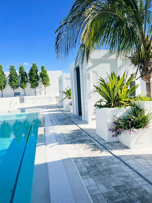 Pool Cabana - Arlo Hotel Miami - Azenco