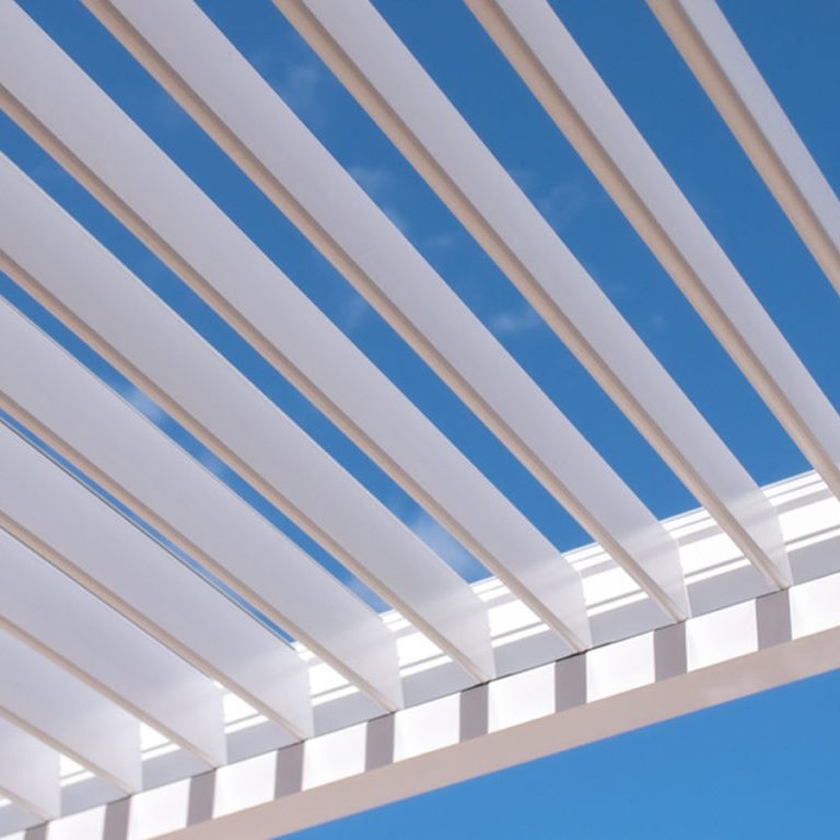 Louvers - Motorized bioclimatic pergola