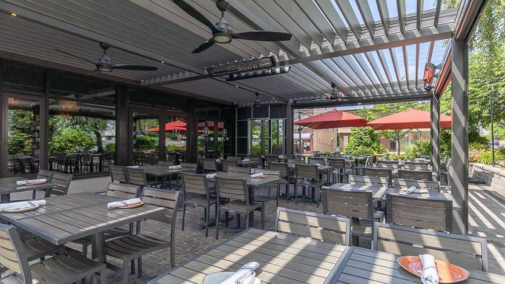 restaurant Southern Table Kitchen, new York outdoor covered terrace with heaters.
