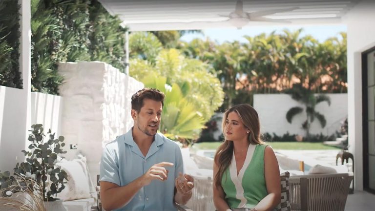 Jojo and Jordan presenting their new remodeled outdoor space in Puerto Rico with a motorized louvered pergola by Azenco Outdoor