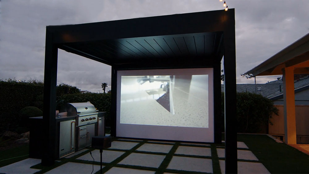 Outdoor TV retractable screen and projector - mounted in pergola Azenco
