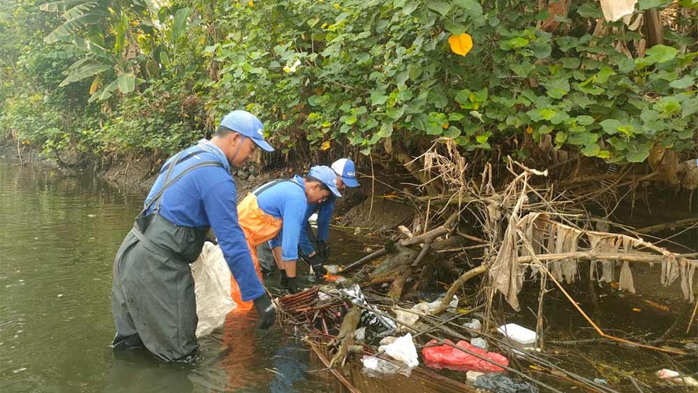 cleanup debris from the rivers and oceans - Azenco