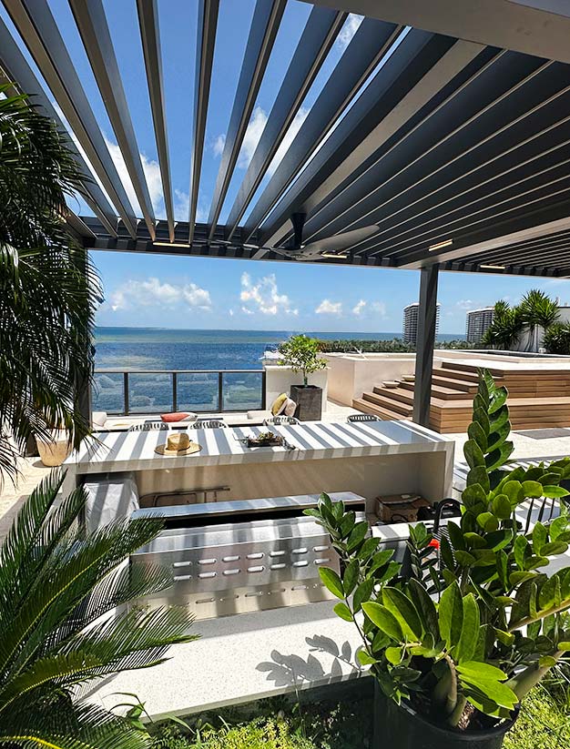 Gray Bronze pergola with view on the Bay.