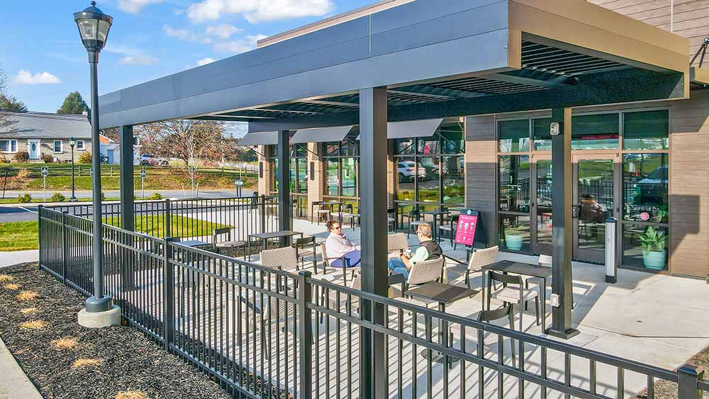 Custon designed pergoal with minimal posts - Starbucks, Lancaster, PA - Azenco Outdoor