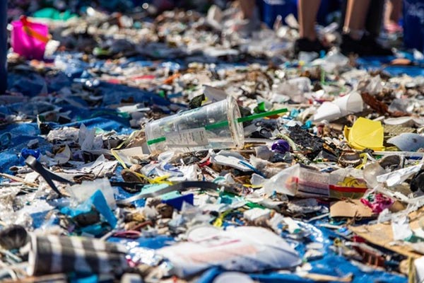 Removing plastic from rives and oceans - Azenco and 4ocean pledge for 2024