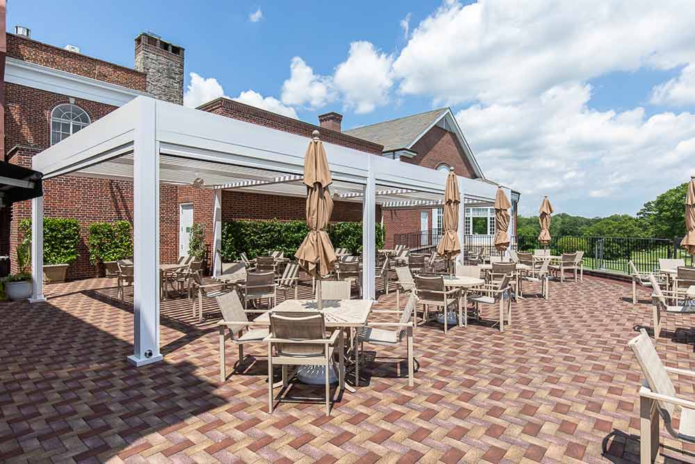 Country club terrace with pergola azenco