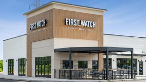 First Watch Enhances Outdoor Dining with Custom Patio Cover: model R-SHADE with frame insulated roof and black aluminum frame, by Azenco Outdoor in Tennessee