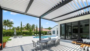 gray bronze r-blade with white louvers in a backyard