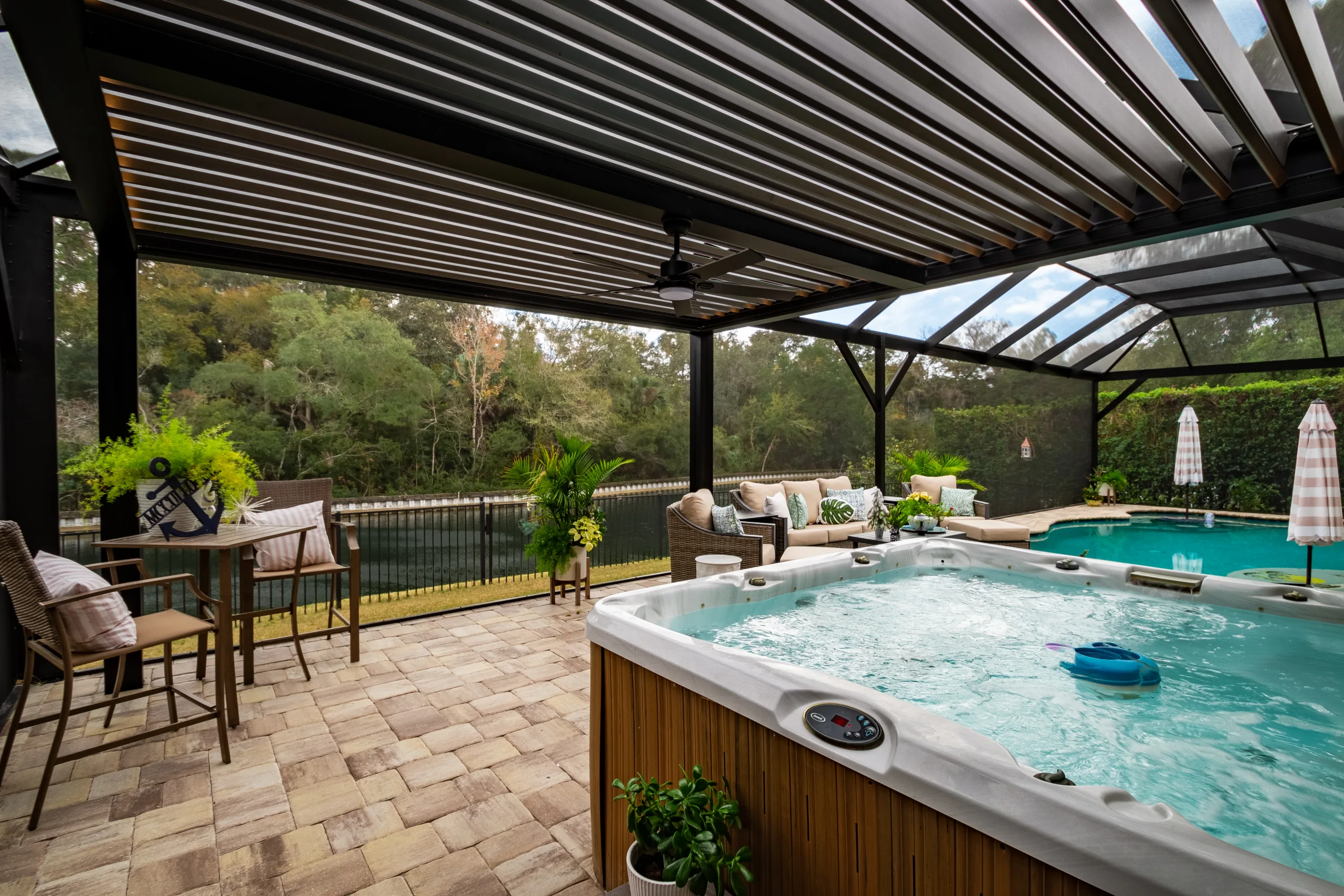 R-BLADE Pergola