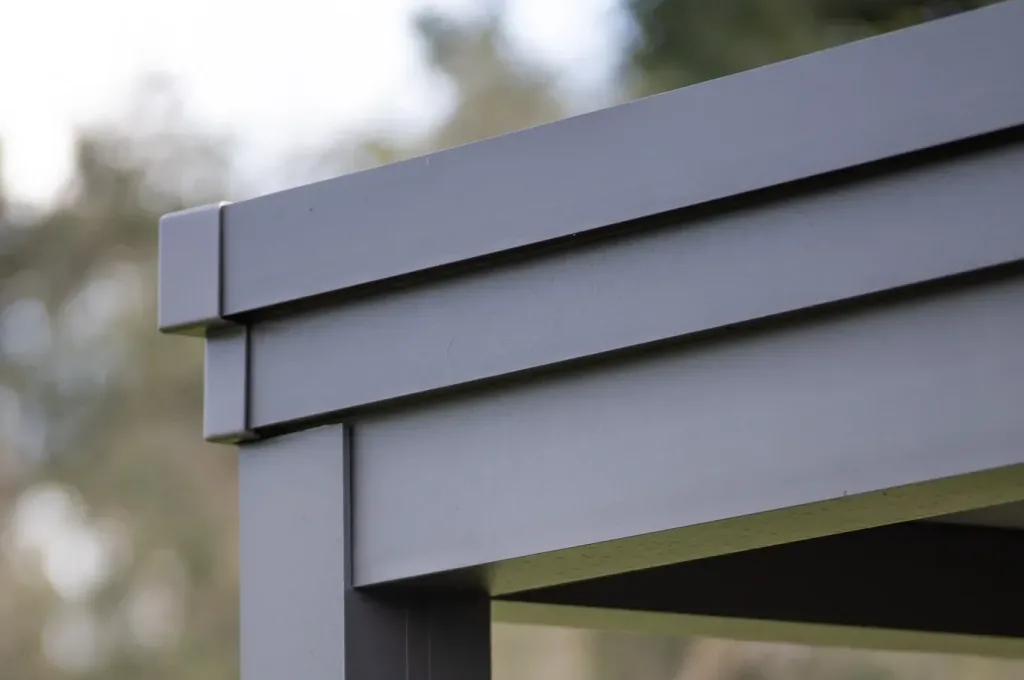 FL - sho pros - gray bronze r-shade premium white panel cornice 3