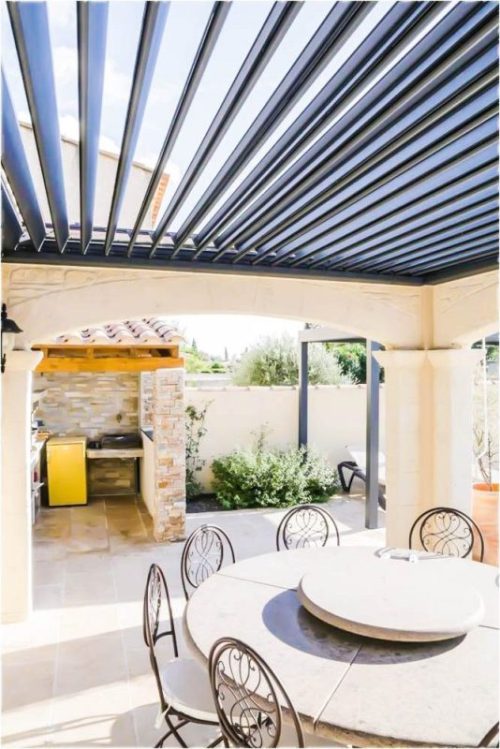 motorized louvered roof without posts