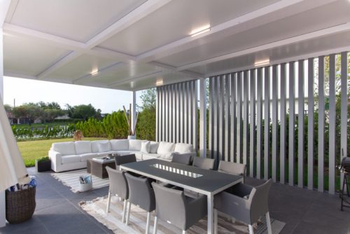 Insulated roof pergola in aluminum with led lights