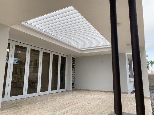 louvered roof with no post