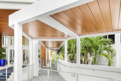Corridor Admiral Coves Pergola in aluminum by Azenco