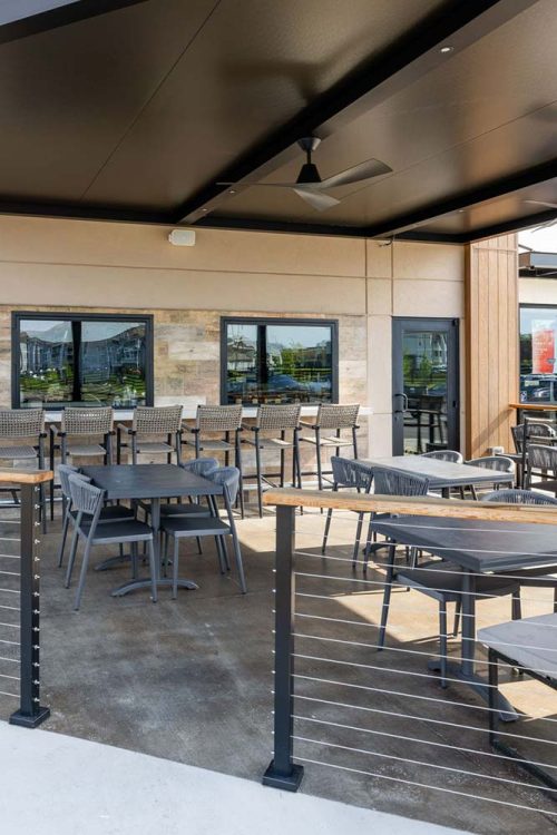 Black powder coated aluminbum insulated roof and frame pergola - Azenco Outdoor