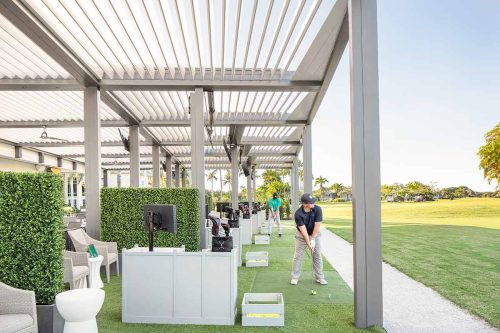 Godl suite - Custom luxury louvered pergola for commercial spaces - Azenco outdoor