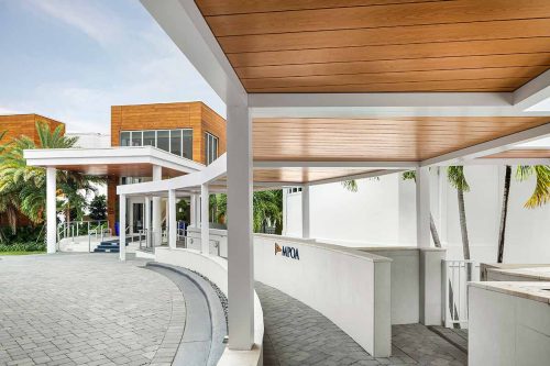 Commercial pergola with high-end custom features - Azenco Outdoor