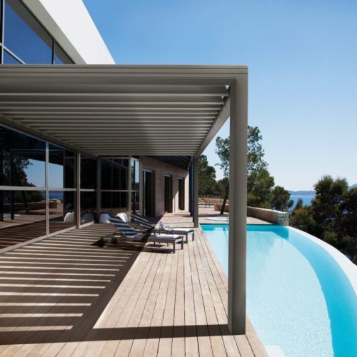 Louvered pergola system