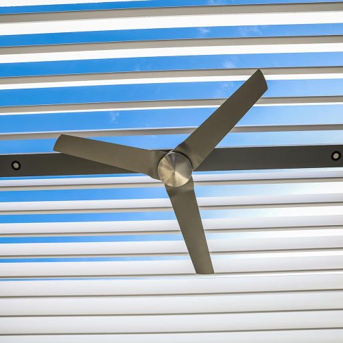 Fan and louvered pergola roof - Azenco Outdoor