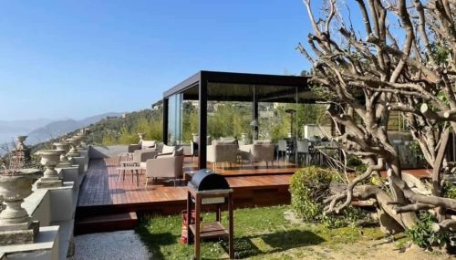 modern pergola structure by azenco