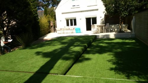 Invisible pool deck - rolling pool cover - Azenco