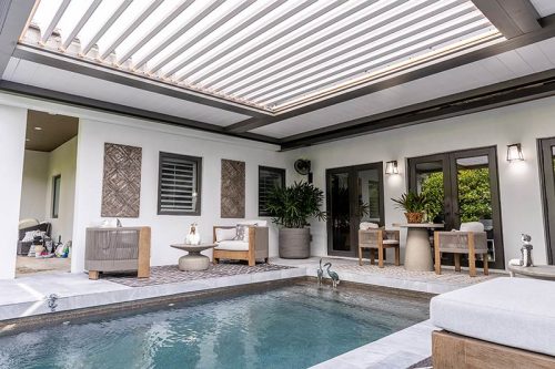 Residential inserted motorized louvered roof - R-BLADE pergola by Azenco