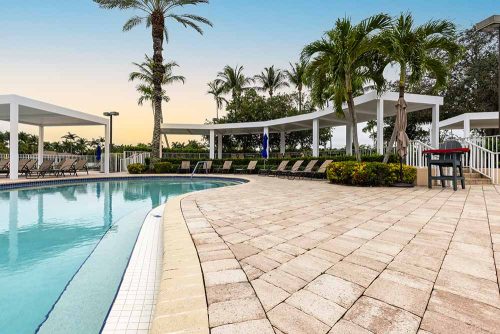 Community pool custom pergola R-SHADE by Azenco