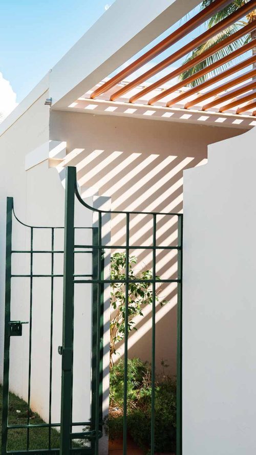 Temperature regulation with bioclimatic pergola in Puerto Rico