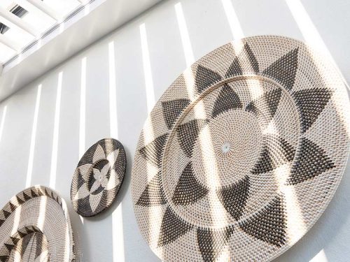 Reflexion of pergola shade on wall - Home decor -Azenco Outdoor