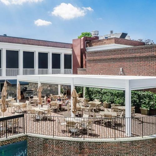 Aerial view of the Wykagyl country club terrace - Aluminum freestanding pergola R-Blade by Azenco Outdoor
